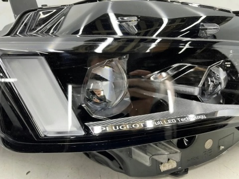 Lampa reflektor Peugeot 508 II 18-23r. PRAWA przednia FULL LED Europa oryginal PRAWY przód 9839014080