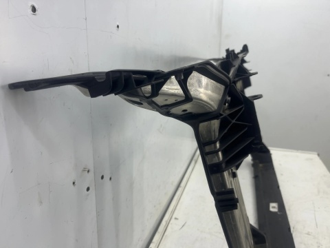 Pas przedni Audi A6 C8 Audi A7 C8 Sportback II 18-25r. wzmocnienie czołowe ramka chłodnic oryginal 4k0805594