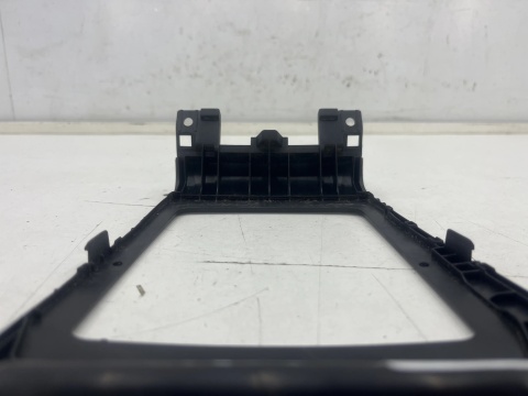 Ramka lewarka wybieraka biegów Opel Zafira B 05-14r. 13162584