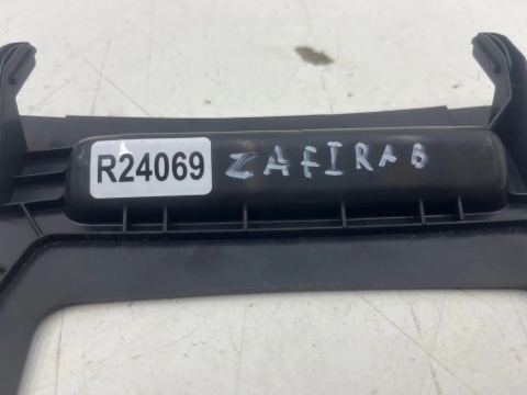 Ramka lewarka wybieraka biegów Opel Zafira B 05-14r. 13162584