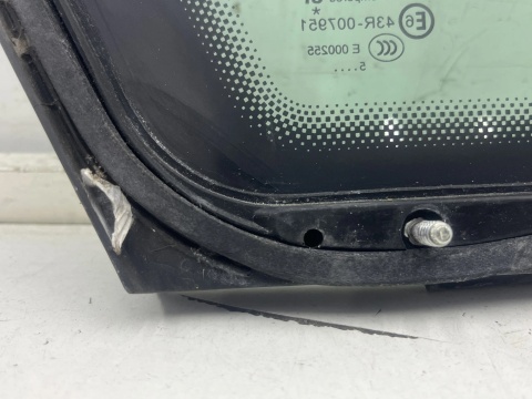 Szyba boczna Opel Zafira B 05-14r. lewy przedni pasażer trójkąt karoseryjna