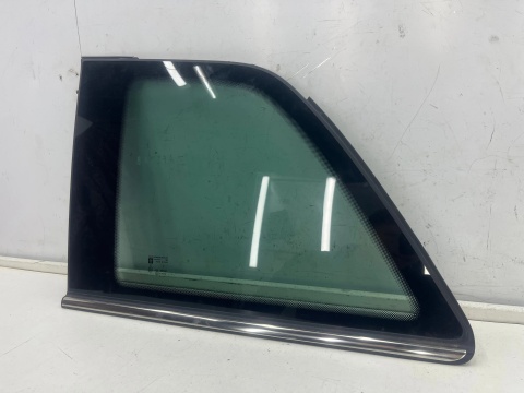 Szyba boczna Opel Zafira B 05-14r. lewy tylny trójkąt karoseryjna 13123939
