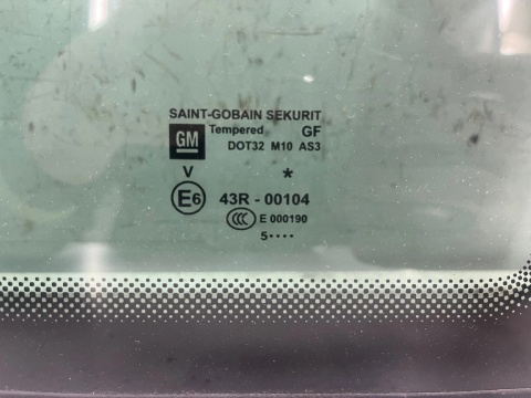 Szyba boczna Opel Zafira B 05-14r. prawy tylny trójkąt karoseryjna 13123942