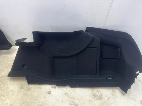 Tapicerka Mercedes w213 16-23r. wykładzina boczki bagażnika wkład mata KPL