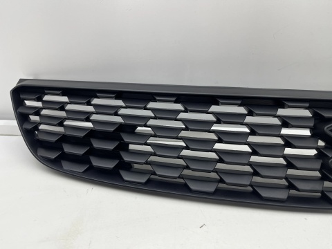 Atrapa Suzuki Swift 5 V 10-13r. NOWY grill przednia maskownica zderzaka znaczek oryginalna 71741-68l00-5pk
