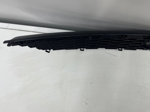 Atrapa Suzuki Swift 5 V 10-13r. NOWY grill przednia maskownica zderzaka znaczek oryginalna 71741-68l00-5pk