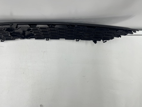 Atrapa Suzuki Swift 5 V 10-13r. NOWY grill przednia maskownica zderzaka znaczek oryginalna 71741-68l00-5pk