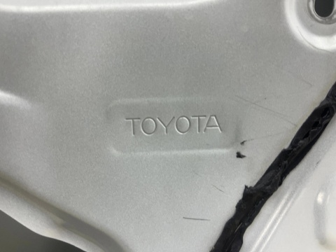 Drzwi Toyota Corolla Cross XG10 20r.- prawe tylne prawy tył