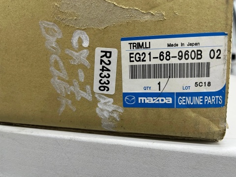 Tapicerka Mazda CX-7 CX7 06-12r. NOWY boczek klapy bagażnika osłona eg21-68-960b-02