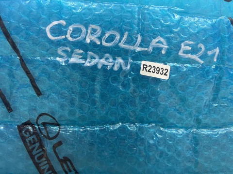 Zderzak tylny Toyota Corolla E21 12 XII 18r.- tył sedan 4XPDC 52159-02E60