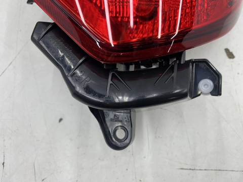 Lampa Toyota Yaris 3 III P13 LIFT 17-20r. NOWA prawa tylna w błotnik zwykła na żarówki oryginalna prawy tył EUROPA 81550-0db61