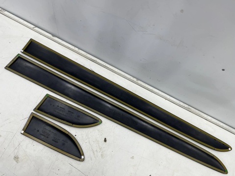 Listwa Toyota AYGO I 05-14r. 3Drzwi KOMPLET listew na drzwi dodatkowe ochronne oryginalne