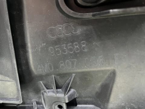 Zderzak przedni Audi Q7 2 II 15-19r. przód 6XPDC spryski 4M0807437L