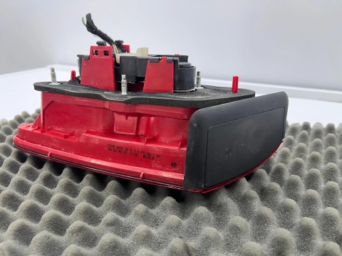 Lampa Alfa Romeo 159 05-11r Lewa tylna z klapy bagażnika Lewy tył EU 50504822