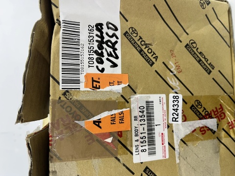 Lampa Toyota Corolla Verso 1 I 01-04r. NOWA prawa tylna w błotnik zwykła na żarówki oryginalna prawy tył EUROPA 81551-13540