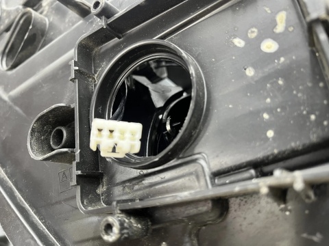 Lampa reflektor Audi A3 8p LIFT 08-13r. PRAWA przednia Bi-xenon + LED Europa oryginał prawy przód 8p0941004be