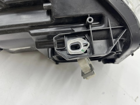 Lampa reflektor Mercedes w176 A-klasa 12-18r. lewa przednia bi-Xenon EU bi-ksenon oryginalna lewy przód a1768201161