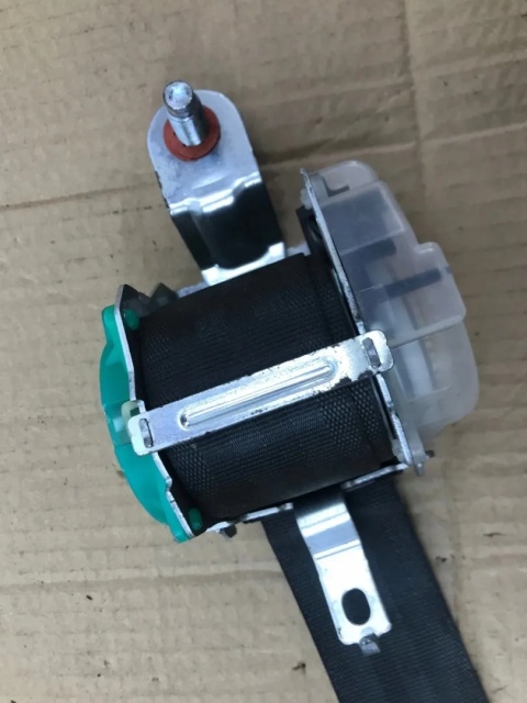 Pas bezpieczeństwa hyundai I30 prawy tył HB 1 I 07-12 czarny