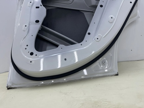 Drzwi BMW X1 U11 22r.- prawe tylne prawy tył 9883838