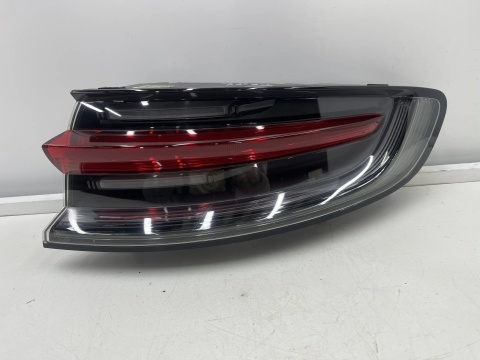 Lampa Porsche Macan I 95b LIFT 18r.- PRAWA tylna w błotnik ORYGINALNA prawy tył Europa 95b945092l