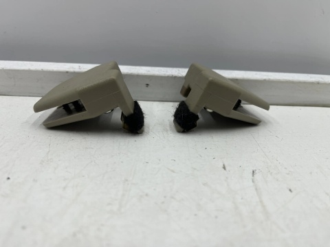 Półka bagażnika Nissan Patrol Y61 GU GR 02-04r. mocowania rolety bagażnika zaczepy Komplet