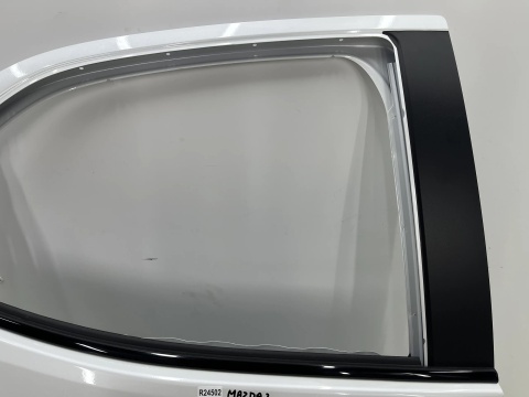 Drzwi Mazda 2 Hybrid Toyota Yaris 4 IV XP21 20r.- prawe tylne prawy tył