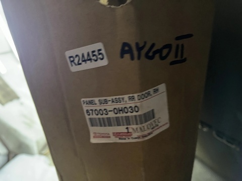 Drzwi Toyota Aygo AB40 2 II 14-22r. prawe tylne prawy tył nowe oryginalne 67003-0H030
