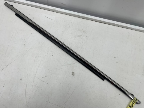 Listwa Mazda CX-5 II CX5 II KF 17-25r. prawa tylna uszczelka drzwi zgarniająca CHROM zewnętrzna