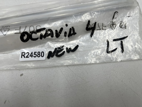 Listwa Skoda Octavia IV 4 19r.- NOWY prawy tylny chrom ozdobny uszczelki zewnętrznej drzwi prawy tył 5e6839908
