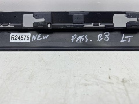 Listwa WV Passat B8 sedan kombi 14-23r. NOWA lewa tylna dolna nakładka drzwi lewy tył 3g0854949