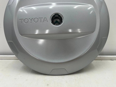 Osłona koło zapasowe Toyota RAV4 II 00-05r. dekielek na rezerwę klapy bagażnika oryginalny 64771-42080