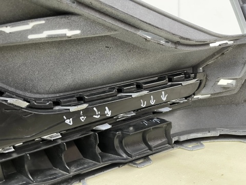 Zderzak przedni VW Touran R-Line 3 III 15r.- przód PDC spryski 5TA807221M