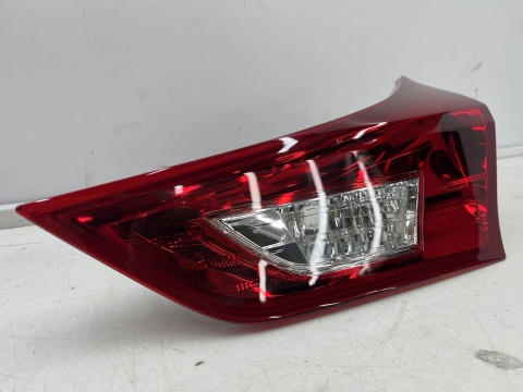 Lampa Toyota Auris II E18 Corolla HB 12-15r. NOWA prawa tylna w klapę bagażnika EU Oryginalna 81581-02460