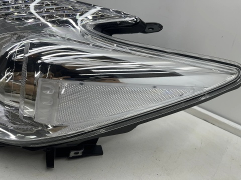 Lampa reflektor Toyota Prius 3 III Lift 12-16r. lewa przednia EU oryginał soczewka lewy przód 81170-47510