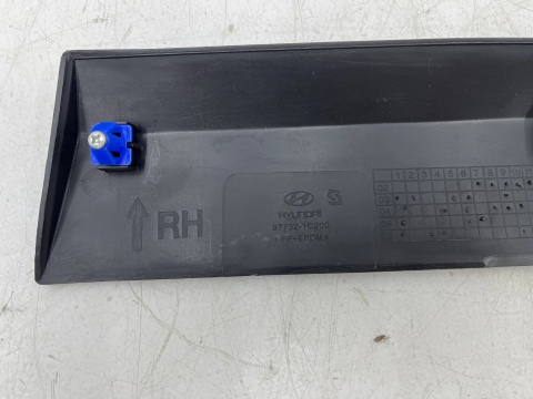 Listwa Hyundai Getz 02-11r. 3D NOWA oryginalna nakładka ochronna na drzwi prawy tył 87732 1c200ca