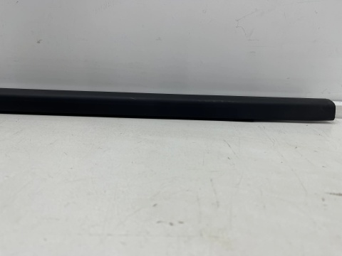 Listwa Hyundai ix35 09-15r. NOWA prawa przednia listwa zgarniająca uszczelka 822202s000