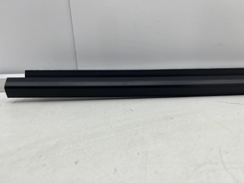 Listwa Suzuki Vitara 4 IV 15r.- NOWA prawa tylna listwa zgarniająca uszczelka 83831-54p00-000