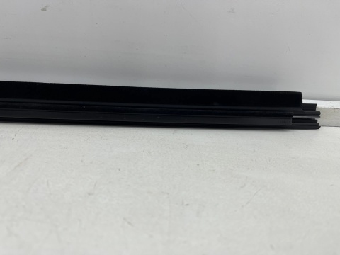 Listwa Suzuki Vitara 4 IV 15r.- NOWA prawa tylna listwa zgarniająca uszczelka 83831-54p00-000
