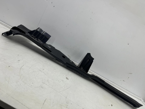 Poszycie Suzuki Vitara I 88-97r. 3Drzwi NOWY prawy tylny słupek bagażnika mocowania klapy drzwi wzmocnienie ćwiartka 64310-61a01