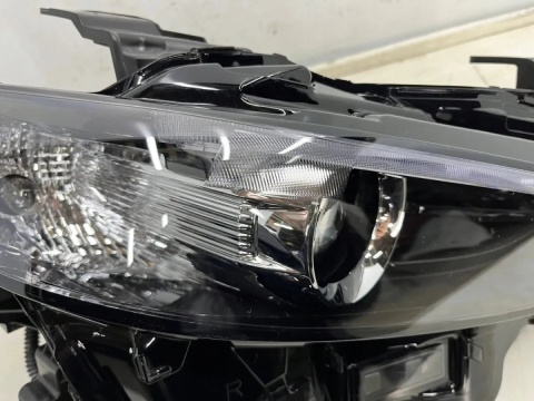 Lampa reflektor Mazda 3 IV BP 19r.- PRAWA przednia LED EU bcjh-51030
