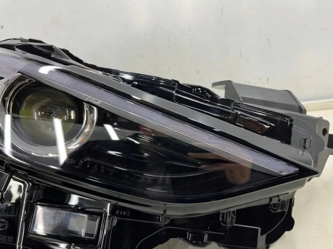 Lampa reflektor Mazda 3 IV BP 19r.- PRAWA przednia LED EU bcjh-51030