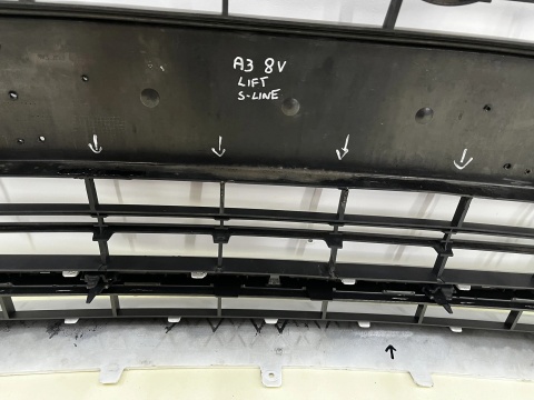 Zderzak przedni Audi A3 8V 16-20r. Lift przód Hatchback HB spryski 8V3807437AF