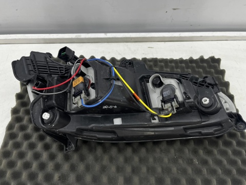 Lampa reflektor Hyundai Santa Fe 3 III 12-15r. lewy przedni halogen LED w zderzak oryginalny DRL 922012w110