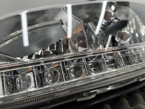 Lampa reflektor Hyundai Santa Fe 3 III 12-15r. lewy przedni halogen LED w zderzak oryginalny DRL 922012w110