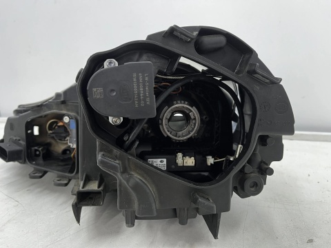 Lampa reflektor Porsche Cayenne 7L 9P Lift 07-10r. prawa przednia XENON EU KSENON oryginalna EUROPA prawy przód 7l5941032k