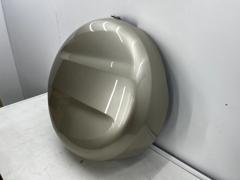 Osłona koło zapasowe Toyota RAV4 II 00-05r. dekielek na rezerwę klapy bagażnika oryginalny 64771-42100