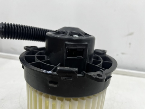 Wentylator wnętrza Suzuki Splash Opel Agila B 07-14r. NOWA dmuchawa powietrza 74150-51k10-000