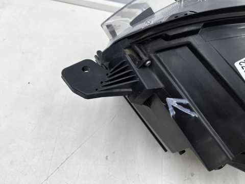 Lampa reflektor Citroen Jumpy SpaceTourer Scudo Ulysse Vivaro C Zafira Life 16-23r. prawa przednia Europa H1 H7 oryginał