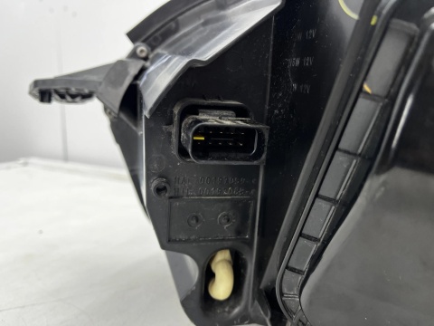 Lampa reflektor Citroen Jumpy SpaceTourer Scudo Ulysse Vivaro C Zafira Life 16-23r. prawa przednia Europa H1 H7 oryginał