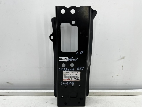 Poszycie Toyota Corolla XII E21 Suzuki Swace 18r.-lewa podłużnica mocowanie belki zderzaka wzmocnienie wspornik 57108-02100